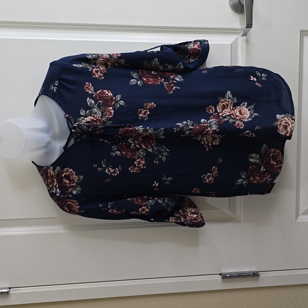 Rue21 Navy Blue floral Print Blouse Size‎ Small